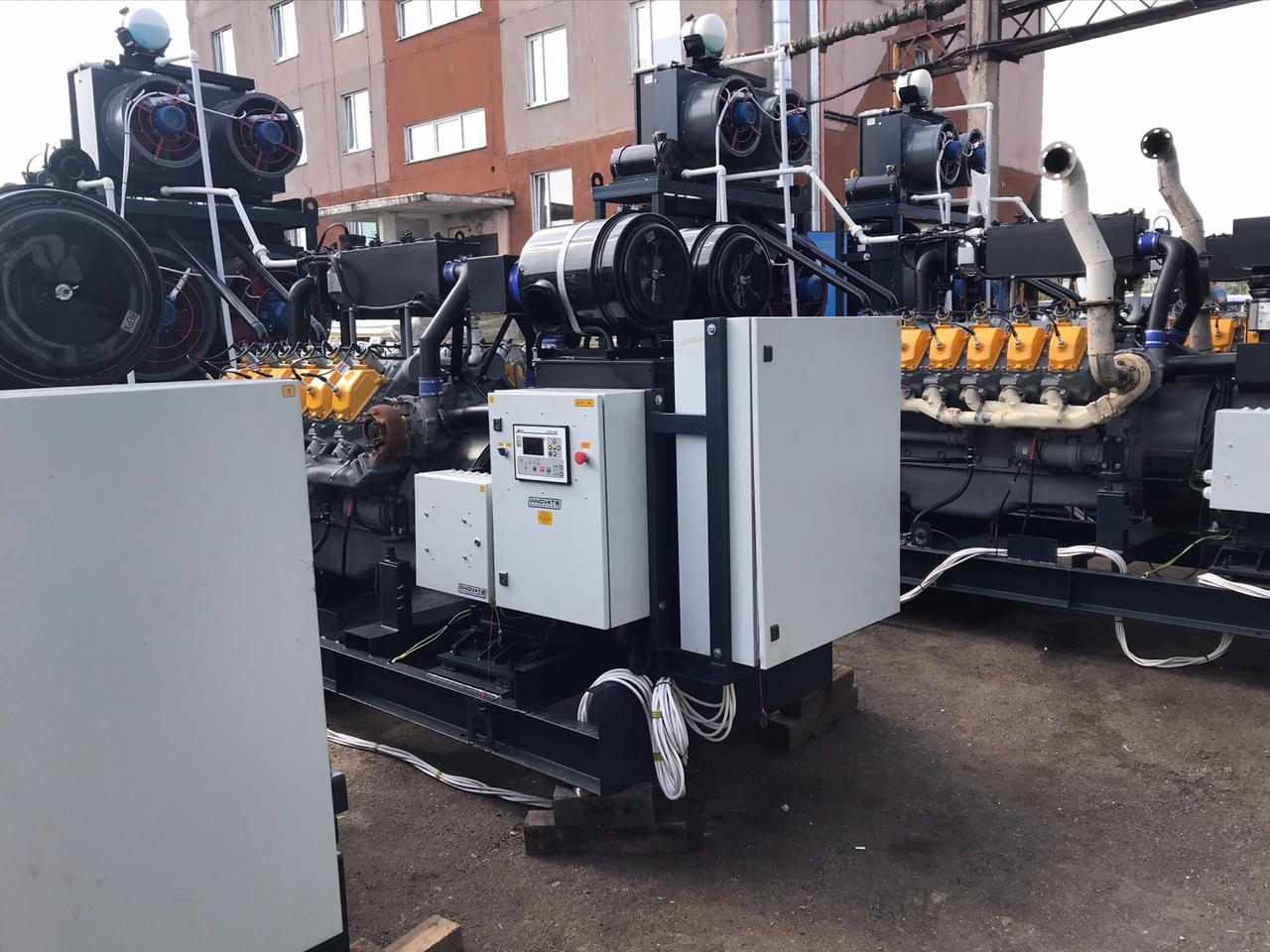 Газопоршневой генератор 350 кВт на ЯМЗ-8503, в составе трех газогенераторов 3х350 кВт/0,4 кВ, в режиме параллельной работы Газопоршневой генератор 350 кВт на ЯМЗ-8503, в составе трех газогенераторов 3х350 кВт/0,4 кВ, в режиме параллельной работы